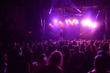 Noah Cyrus ilk turnesinde 23 Eylül 2018 'de Orlando Florida' daki Beacham 'da sahne alacak.