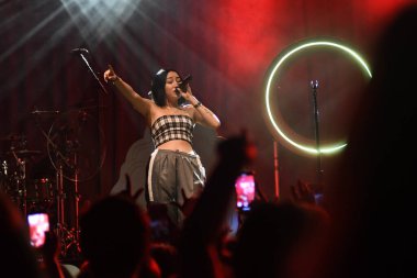 Noah Cyrus ilk turnesinde 23 Eylül 2018 'de Orlando Florida' daki Beacham 'da sahne alacak.