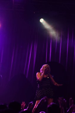 Noah Cyrus ilk turnesinde 23 Eylül 2018 'de Orlando Florida' daki Beacham 'da sahne alacak.