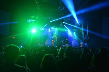 Noah Cyrus ilk turnesinde 23 Eylül 2018 'de Orlando Florida Beacham' da Marty Jean-Louis 'de sahne aldı.