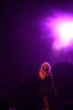 Noah Cyrus ilk turnesinde 23 Eylül 2018 'de Orlando Florida' daki Beacham 'da sahne alacak.