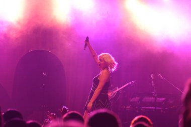 Noah Cyrus ilk turnesinde 23 Eylül 2018 'de Orlando Florida' daki Beacham 'da sahne alacak.