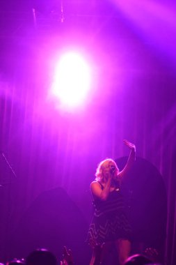 Noah Cyrus ilk turnesinde 23 Eylül 2018 'de Orlando Florida' daki Beacham 'da sahne alacak.