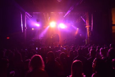 Noah Cyrus ilk turnesinde 23 Eylül 2018 'de Orlando Florida' daki Beacham 'da sahne alacak.