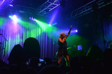 Noah Cyrus ilk turnesinde 23 Eylül 2018 'de Orlando Florida' daki Beacham 'da sahne alacak.