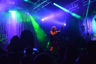 Noah Cyrus ilk turnesinde 23 Eylül 2018 'de Orlando Florida' daki Beacham 'da sahne alacak.