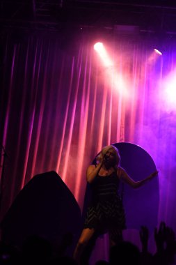 Noah Cyrus ilk turnesinde 23 Eylül 2018 'de Orlando Florida' daki Beacham 'da sahne alacak.