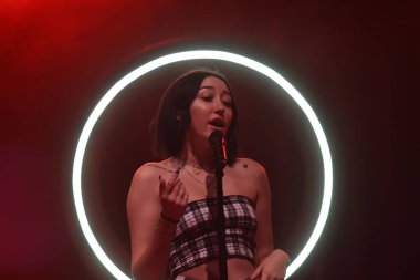 Noah Cyrus ilk turnesinde 23 Eylül 2018 'de Orlando Florida' daki Beacham 'da sahne alacak.