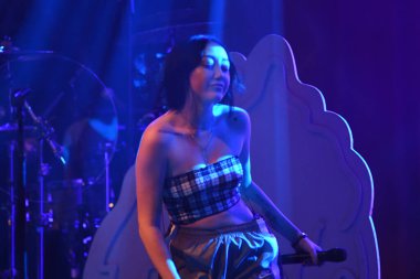 Noah Cyrus ilk turnesinde 23 Eylül 2018 'de Orlando Florida' daki Beacham 'da sahne alacak.