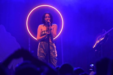 Noah Cyrus ilk turnesinde 23 Eylül 2018 'de Orlando Florida' daki Beacham 'da sahne alacak.