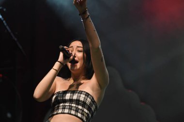 Noah Cyrus ilk turnesinde 23 Eylül 2018 'de Orlando Florida' daki Beacham 'da sahne alacak.