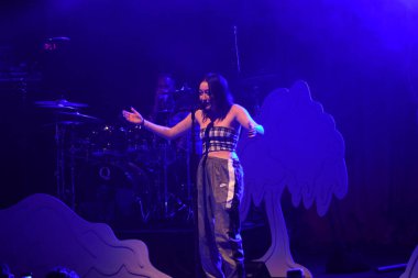 Noah Cyrus ilk turnesinde 23 Eylül 2018 'de Orlando Florida' daki Beacham 'da sahne alacak.