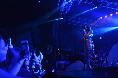 Noah Cyrus ilk turnesinde 23 Eylül 2018 'de Orlando Florida' daki Beacham 'da sahne alacak.