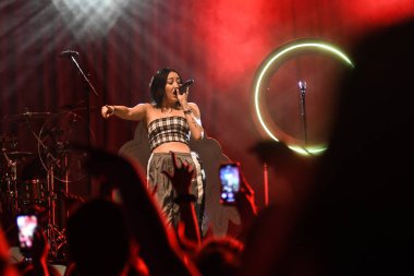 Noah Cyrus ilk turnesinde 23 Eylül 2018 'de Orlando Florida' daki Beacham 'da sahne alacak.