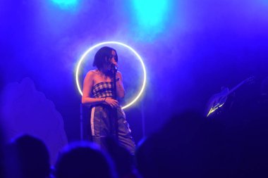 Noah Cyrus ilk turnesinde 23 Eylül 2018 'de Orlando Florida' daki Beacham 'da sahne alacak.