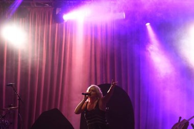 Noah Cyrus ilk turnesinde 23 Eylül 2018 'de Orlando Florida' daki Beacham 'da sahne alacak.