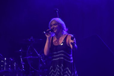 Noah Cyrus ilk turnesinde 23 Eylül 2018 'de Orlando Florida' daki Beacham 'da sahne alacak.