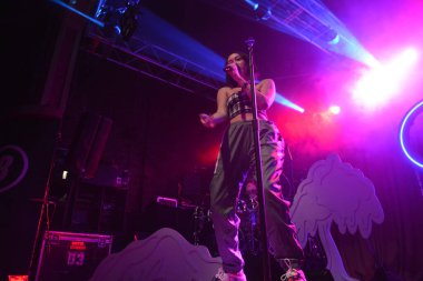 Noah Cyrus ilk turnesinde 23 Eylül 2018 'de Orlando Florida' daki Beacham 'da sahne alacak.