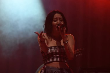 Noah Cyrus ilk turnesinde 23 Eylül 2018 'de Orlando Florida' daki Beacham 'da sahne alacak.