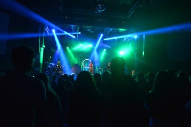 Noah Cyrus ilk turnesinde 23 Eylül 2018 'de Orlando Florida Beacham' da Marty Jean-Louis 'de sahne aldı.