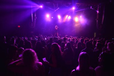 Noah Cyrus ilk turnesinde 23 Eylül 2018 'de Orlando Florida' daki Beacham 'da sahne alacak.