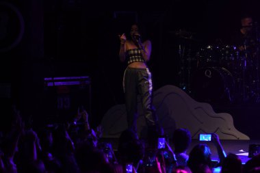Noah Cyrus ilk turnesinde 23 Eylül 2018 'de Orlando Florida' daki Beacham 'da sahne alacak.