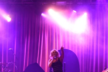 Noah Cyrus ilk turnesinde 23 Eylül 2018 'de Orlando Florida' daki Beacham 'da sahne alacak.