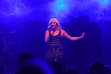 Noah Cyrus ilk turnesinde 23 Eylül 2018 'de Orlando Florida' daki Beacham 'da sahne alacak.