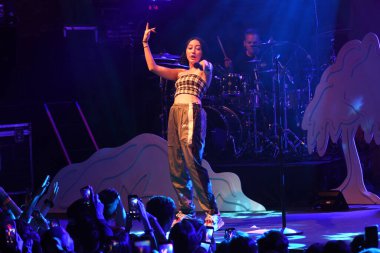 Noah Cyrus ilk turnesinde 23 Eylül 2018 'de Orlando Florida' daki Beacham 'da sahne alacak.