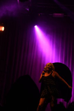 Noah Cyrus ilk turnesinde 23 Eylül 2018 'de Orlando Florida' daki Beacham 'da sahne alacak.