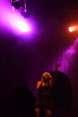 Noah Cyrus ilk turnesinde 23 Eylül 2018 'de Orlando Florida' daki Beacham 'da sahne alacak.