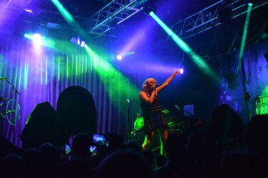 Maty Noyes, Noah Cyrus için 23 Eylül 2018 'de Orlando Florida' daki Beacham 'da açılış yapıyor.