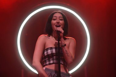 Noah Cyrus ilk turnesinde 23 Eylül 2018 'de Orlando Florida' daki Beacham 'da sahne alacak.