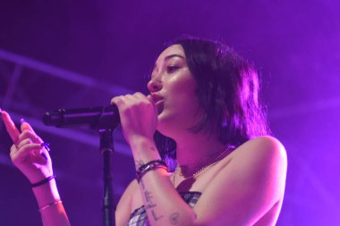 Noah Cyrus ilk turnesinde 23 Eylül 2018 'de Orlando Florida' daki Beacham 'da sahne alacak.