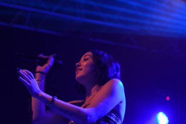 Noah Cyrus ilk turnesinde 23 Eylül 2018 'de Orlando Florida' daki Beacham 'da sahne alacak.