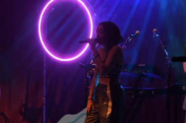 Noah Cyrus ilk turnesinde 23 Eylül 2018 'de Orlando Florida' daki Beacham 'da sahne alacak.