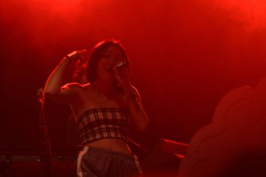Noah Cyrus ilk turnesinde 23 Eylül 2018 'de Orlando Florida' daki Beacham 'da sahne alacak.
