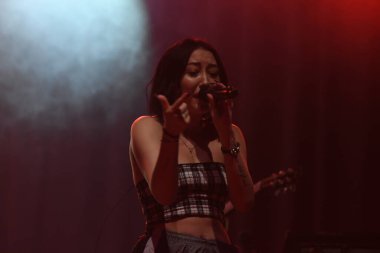 Noah Cyrus ilk turnesinde 23 Eylül 2018 'de Orlando Florida' daki Beacham 'da sahne alacak.