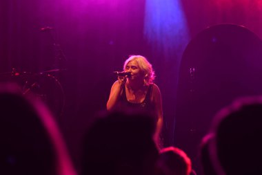 Noah Cyrus ilk turnesinde 23 Eylül 2018 'de Orlando Florida' daki Beacham 'da sahne alacak.