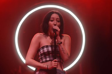 Noah Cyrus ilk turnesinde 23 Eylül 2018 'de Orlando Florida' daki Beacham 'da sahne alacak.
