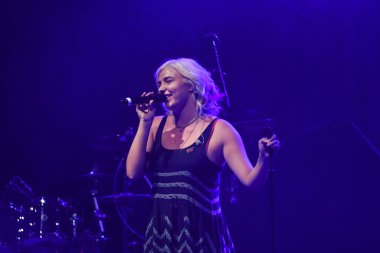 Noah Cyrus ilk turnesinde 23 Eylül 2018 'de Orlando Florida' daki Beacham 'da sahne alacak.