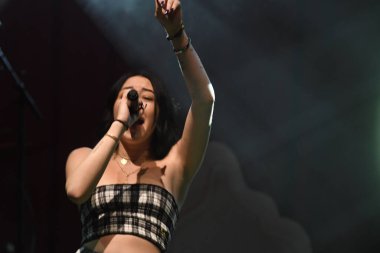 Noah Cyrus ilk turnesinde 23 Eylül 2018 'de Orlando Florida' daki Beacham 'da sahne alacak.