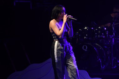 Noah Cyrus ilk turnesinde 23 Eylül 2018 'de Orlando Florida' daki Beacham 'da sahne alacak.