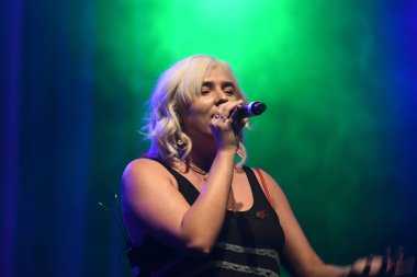 Noah Cyrus ilk turnesinde 23 Eylül 2018 'de Orlando Florida' daki Beacham 'da sahne alacak.