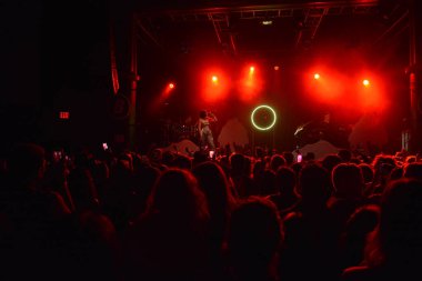 Noah Cyrus ilk turnesinde 23 Eylül 2018 'de Orlando Florida' daki Beacham 'da sahne alacak.