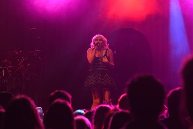 Noah Cyrus ilk turnesinde 23 Eylül 2018 'de Orlando Florida' daki Beacham 'da sahne alacak.