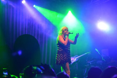 Noah Cyrus ilk turnesinde 23 Eylül 2018 'de Orlando Florida' daki Beacham 'da sahne alacak.