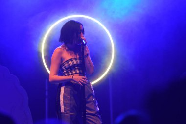 Noah Cyrus ilk turnesinde 23 Eylül 2018 'de Orlando Florida' daki Beacham 'da sahne alacak.