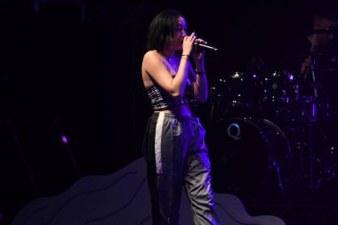 Noah Cyrus ilk turnesinde 23 Eylül 2018 'de Orlando Florida' daki Beacham 'da sahne alacak.