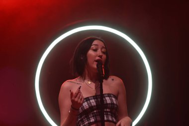 Noah Cyrus ilk turnesinde 23 Eylül 2018 'de Orlando Florida' daki Beacham 'da sahne alacak.